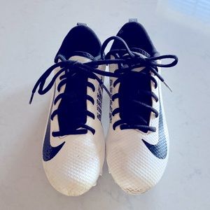 Nike Hurrache Cleats youth boys size 4